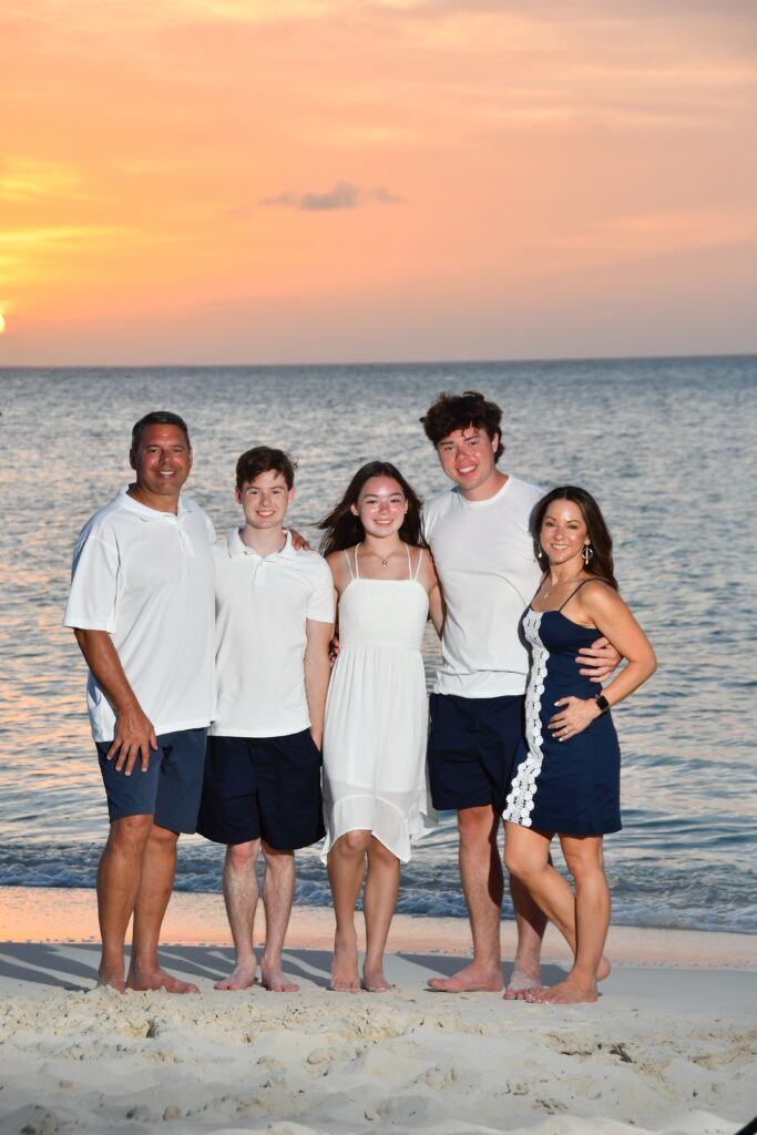 turks and caicos, family vacation, family picture 