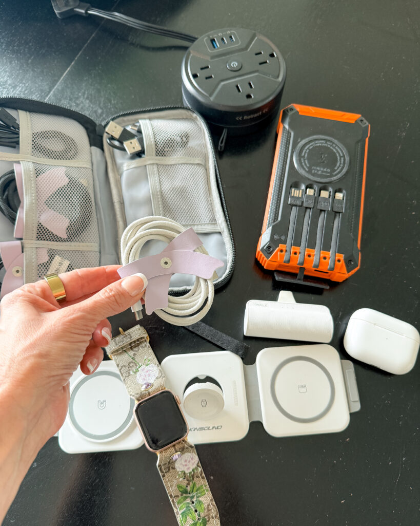 travel finds, travel essentials, travel must haves, travel fashion finds, amazon fashion favs, amazon travel must haves, travel blog, travel blogger, travel hacks