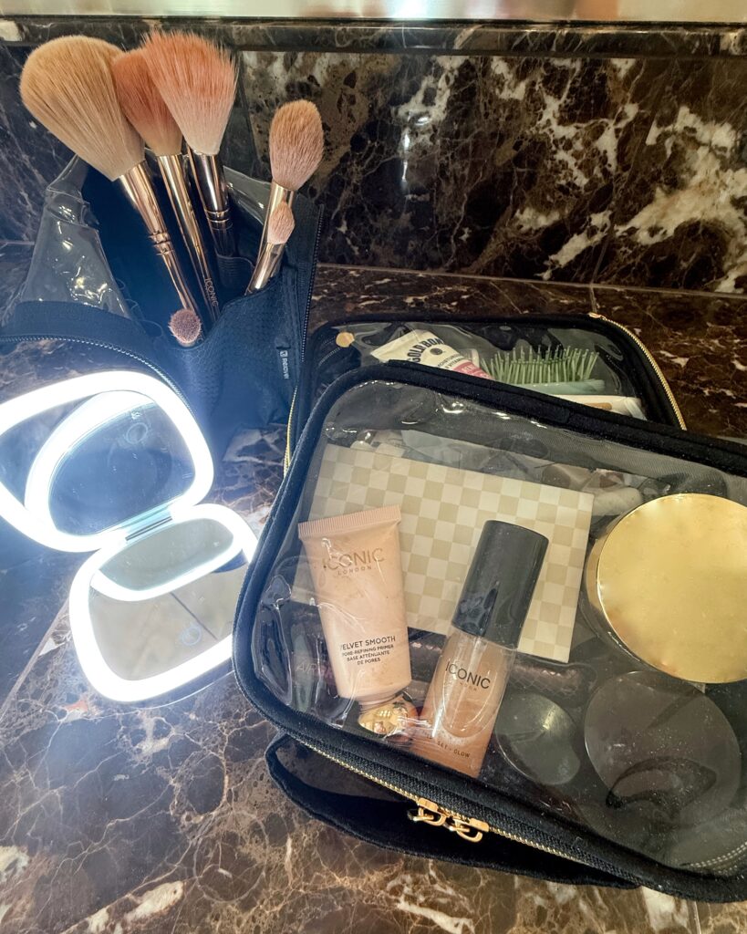 travel finds, travel essentials, travel must haves, travel fashion finds, amazon fashion favs, amazon travel must haves, travel blog, travel blogger, travel hacks