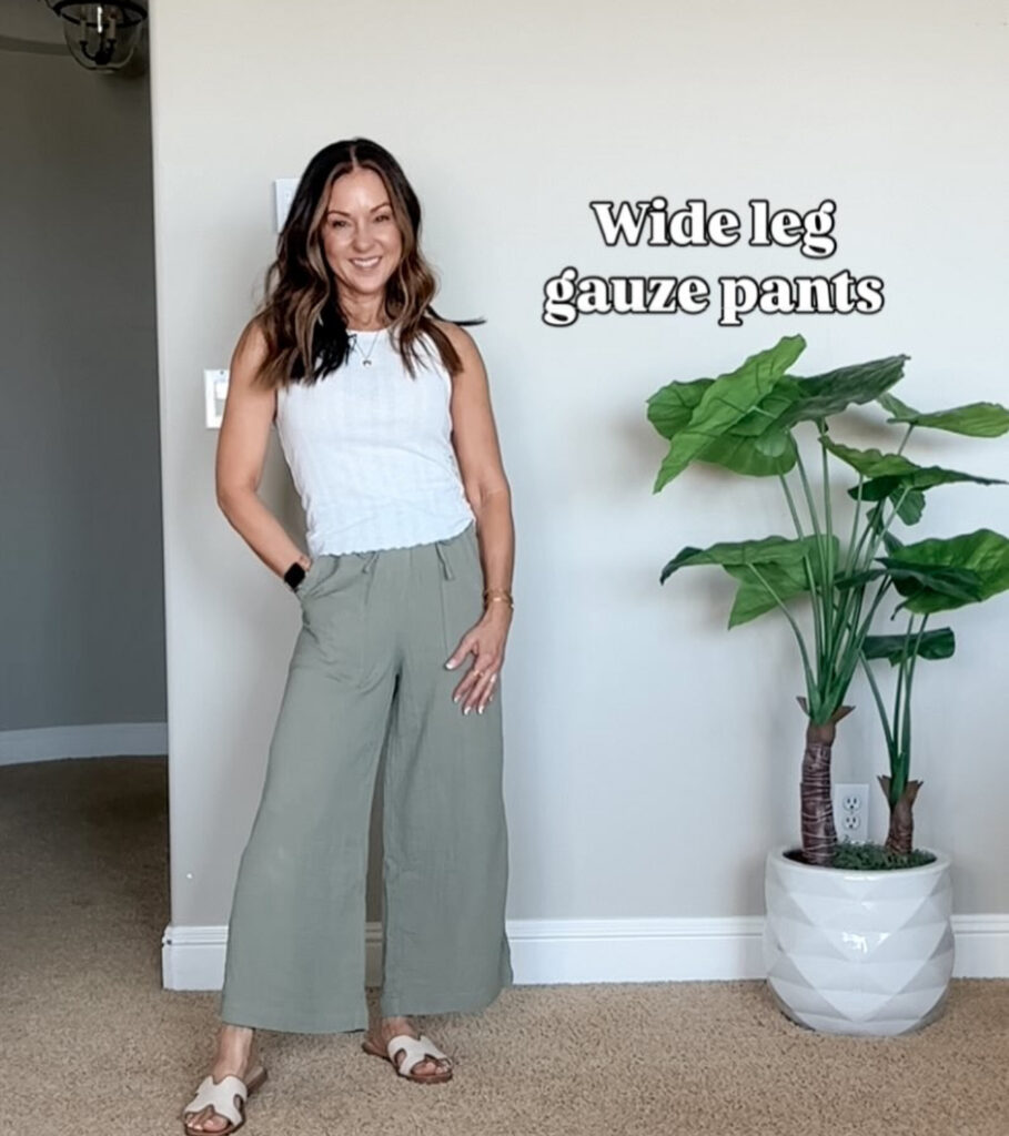 Chic summer looks for women featuring casual and vacation-ready outfits, Trendy summer looks with lightweight dresses, Stylish summer looks 2025 with flowy skirts, Easy summer looks for everyday wear, Cute and casual summer looks for women